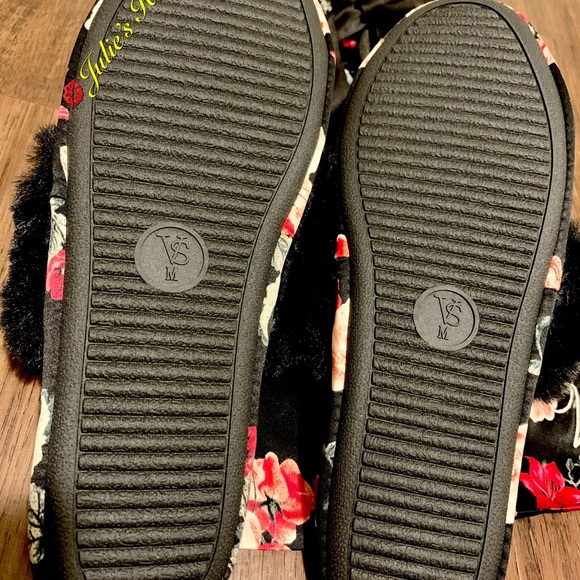 NWT Victoria’s Secret Slippers - Picture 5 of 5